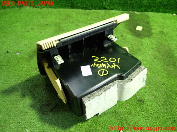 5UPJ-22017841]BMW 523d ツーリング(JM20 G31)小物入れ1 中古_m0004.jpg