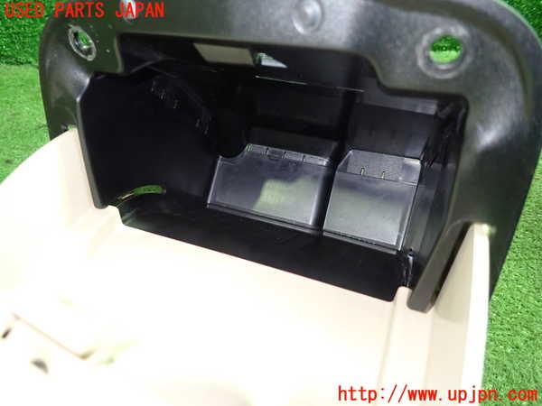 5UPJ-22017841]BMW 523d ツーリング(JM20 G31)小物入れ1 中古_m0005.jpg