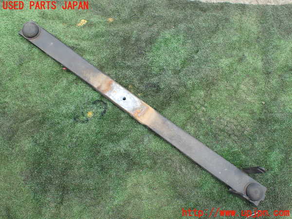 5UPJ-22025100]ハイエースバン200系(KDH206V)右リアスプリング 中古_m0002.jpg