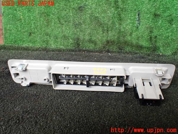 5UPJ-22026306]ハイエースバン200系(KDH206V)スイッチ1（リヤエアコン） 中古_m0002.jpg
