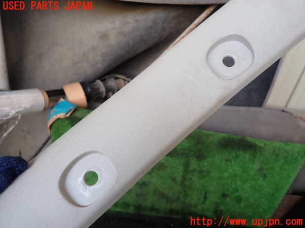 5UPJ-22027655]ハイエースバン200系(KDH206V)右フロントピラートリム 中古_m0002.jpg