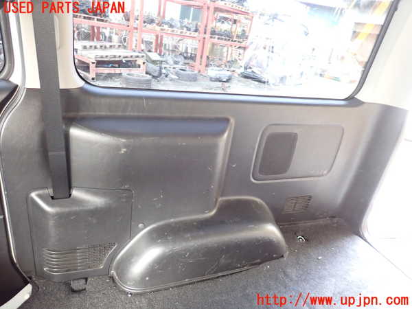 5UPJ-22027675]ハイエースバン200系(KDH206V)右リアピラートリム 中古_m0005.jpg