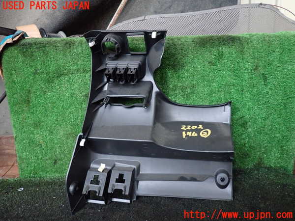 5UPJ-22027692]ハイエースバン200系(KDH206V)内装トリム類2 中古_m0003.jpg