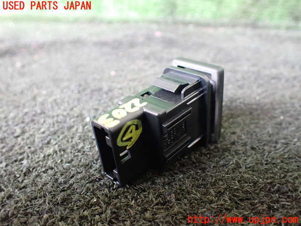 5UPJ-22036309]ハイエースバン200系(GDH206V)スイッチ4（オートハイビーム） 中古_m0002.jpg