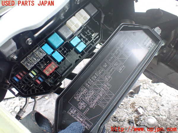 5UPJ-22036742]ハイエースバン200系(GDH206V)ヒューズボックス2 中古_m0002.jpg