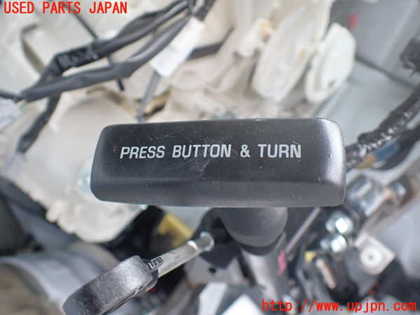 5UPJ-22037550]ハイエースバン200系(GDH206V)サイドブレーキレバー 中古_m0002.jpg