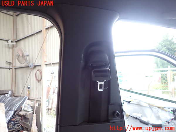 5UPJ-22037670]ハイエースバン200系(GDH206V)左センターピラートリム 中古_m0002.jpg