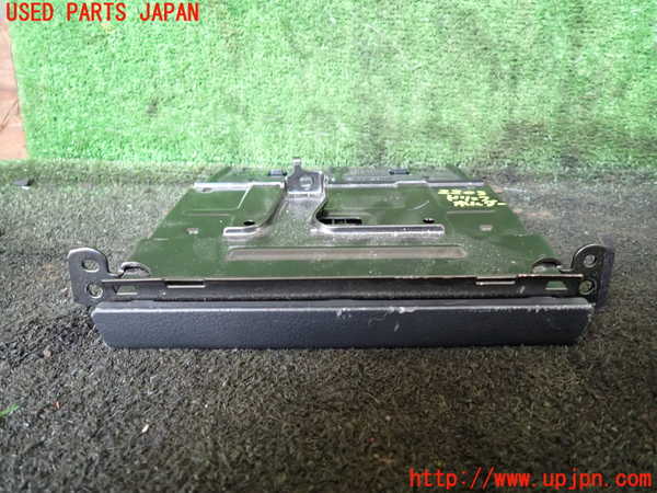 5UPJ-22037810]ハイエースバン200系(GDH206V)ドリンクホルダー 中古_m0001.jpg