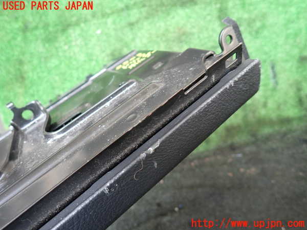 5UPJ-22037810]ハイエースバン200系(GDH206V)ドリンクホルダー 中古_m0002.jpg