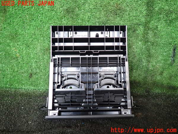 5UPJ-22037810]ハイエースバン200系(GDH206V)ドリンクホルダー 中古_m0004.jpg