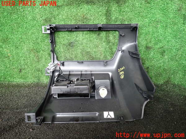 5UPJ-22037692]ハイエースバン200系(GDH206V)内装トリム類2 中古_m0003.jpg