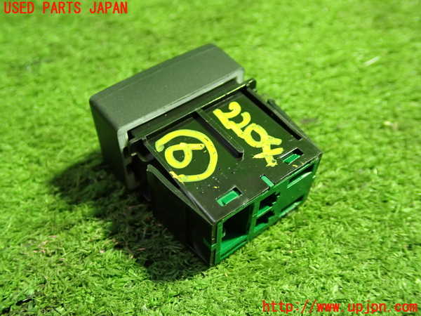 5UPJ-22046311]ステップワゴン スパーダ ハイブリッド(RP5)スイッチ6（VSC OFF） 中古_m0003.jpg