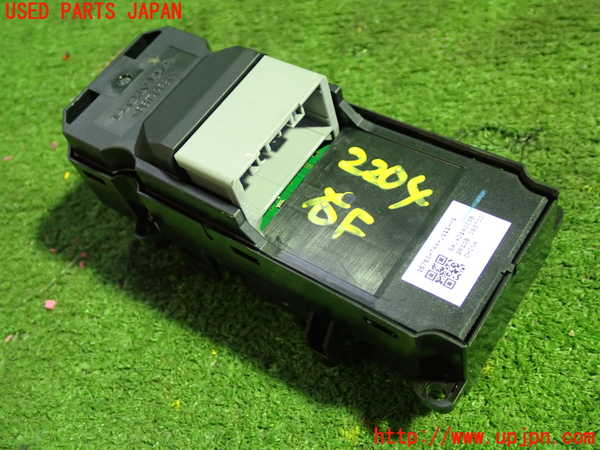 5UPJ-22046240]ステップワゴン スパーダ ハイブリッド(RP5)右前パワーウィンドウスイッチ 中古_m0003.jpg