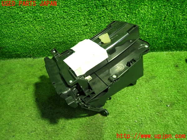 5UPJ-22047810]ステップワゴン スパーダ ハイブリッド(RP5)ドリンクホルダー 中古_m0002.jpg