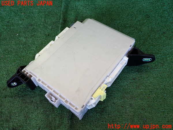 2UPJ-22056741]クラウン マジェスタ ハイブリッド(GWS214)ヒューズボックス1 中古_m0002.jpg