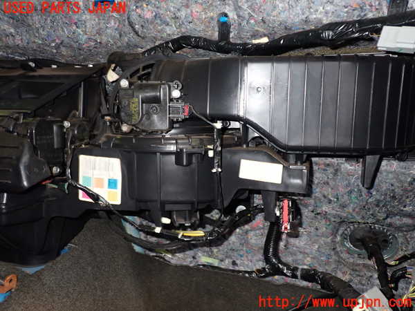 2UPJ-22066081]フォード・マスタング(05-14) V6 コンバーチブル(不明)エバポレーター1 【左ハンドル車】 中古_m0003.jpg