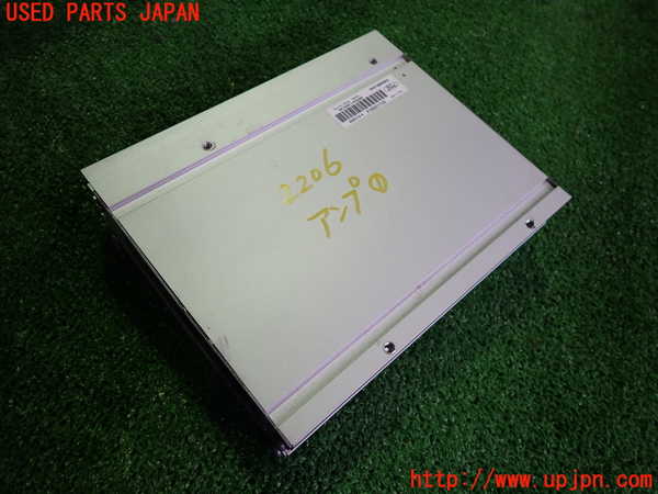 2UPJ-22066525]フォード・マスタング(05-14) V6 コンバーチブル(不明)アンプ 【左ハンドル車】 中古_m0002.jpg