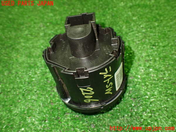 2UPJ-22066285]フォード・マスタング(05-14) V6 コンバーチブル(不明)ライトスイッチ 【左ハンドル車】 中古_m0002.jpg
