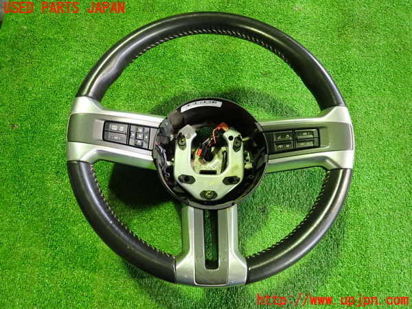2UPJ-22067855]フォード・マスタング(05-14) V6 コンバーチブル(不明)ステアリングホイール 【左ハンドル車】 中古_m0001.jpg