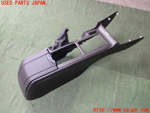 2UPJ-22067540]フォード・マスタング(05-14) V6 コンバーチブル(不明)センターコンソール 【左ハンドル車】 中古_m0002.jpg