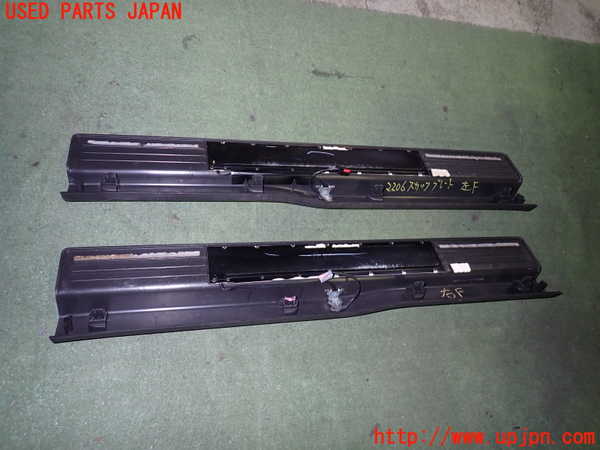 5UPJ-22067740]フォード・マスタング(05-14) V6 コンバーチブル(不明)スカッフプレート 【左ハンドル車】 中古_m0002.jpg