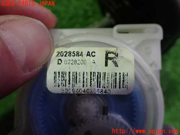 5UPJ-22067155]フォード・マスタング(05-14) V6 コンバーチブル(不明)右2列目シートベルト 【左ハンドル車】 中古_m0003.jpg