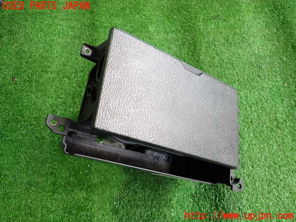 5UPJ-22067810]フォード・マスタング(05-14) V6 コンバーチブル(不明)ドリンクホルダー 【左ハンドル車】 中古_m0001.jpg