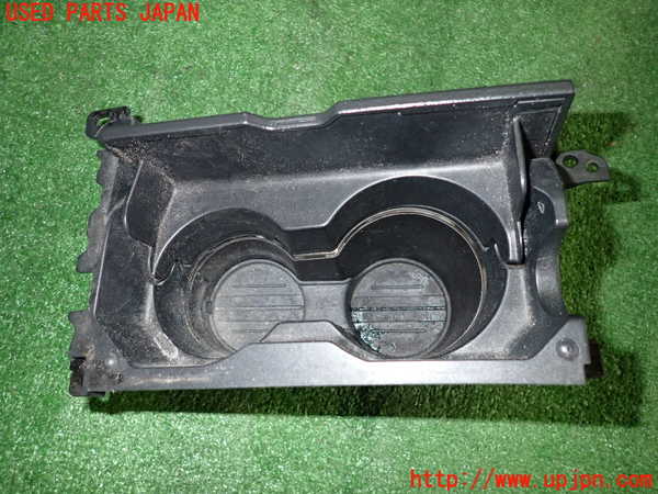 5UPJ-22067810]フォード・マスタング(05-14) V6 コンバーチブル(不明)ドリンクホルダー 【左ハンドル車】 中古_m0003.jpg