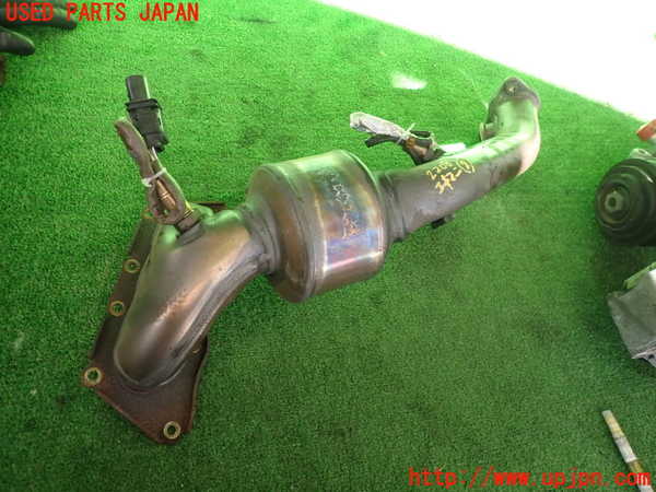 2UPJ-22082042]ベンツ E350 クーペ(207359)エキマニ2 (触媒 マニバーター) 中古 【C207】_m0001.jpg