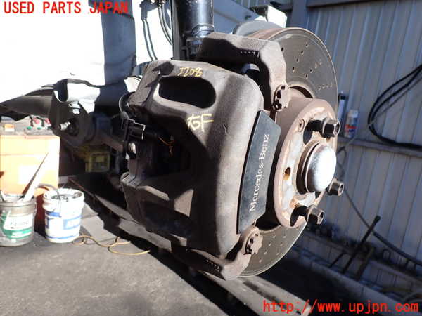 5UPJ-22084080]ベンツ E350 クーペ(207359)右フロントキャリパー 中古 【C207】_m0001.jpg