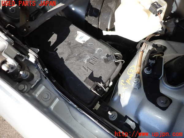 5UPJ-22086742]ベンツ E350 クーペ(207359)ヒューズボックス2 中古 【C207】_m0001.jpg