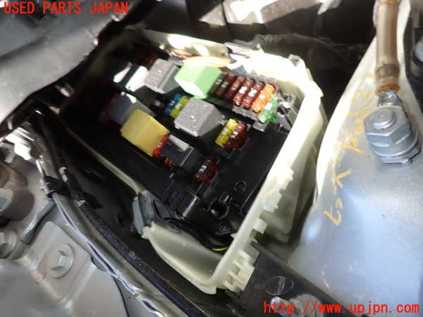 5UPJ-22086742]ベンツ E350 クーペ(207359)ヒューズボックス2 中古 【C207】_m0002.jpg