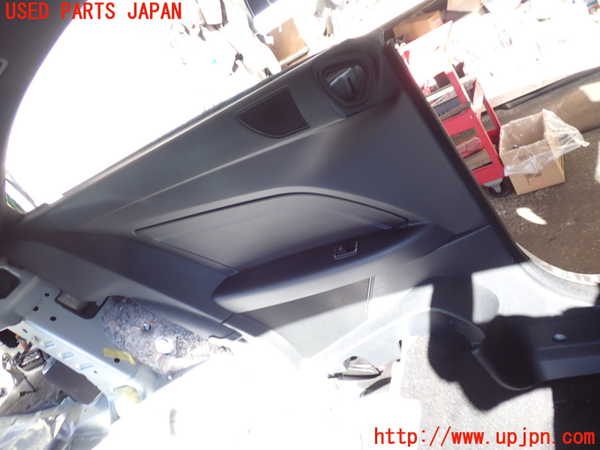 2UPJ-22087680]ベンツ E350 クーペ(207359)左リアピラートリム 中古 【C207】_m0003.jpg