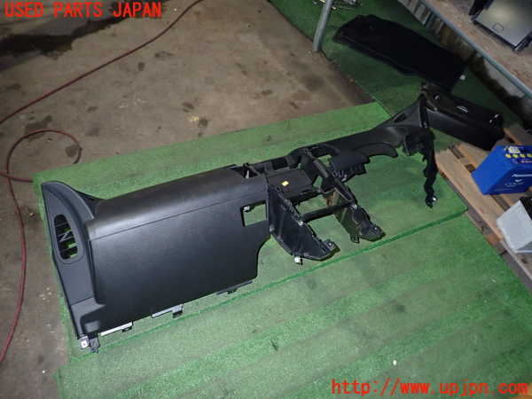 5UPJ-22097505]フェアレディZ(Z33)ダッシュボード 中古_m0001.jpg