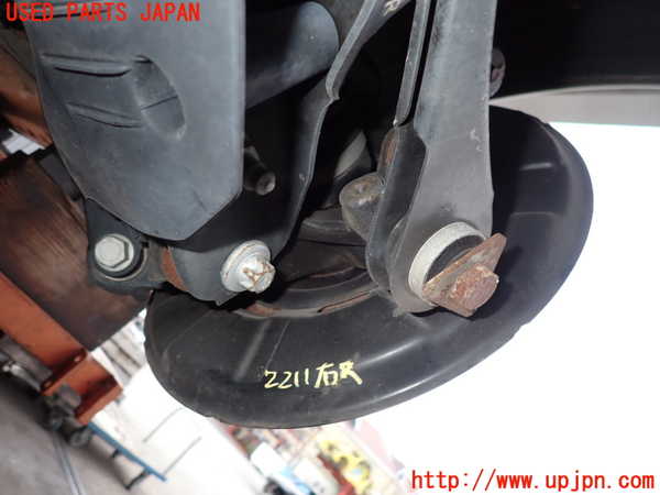 2UPJ-22114300]BMW 118i(1R15)右リアナックルハブ 中古 【F20】_m0001.jpg