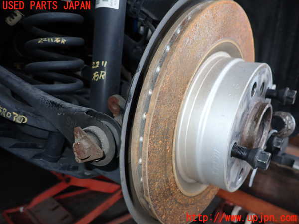 2UPJ-22114300]BMW 118i(1R15)右リアナックルハブ 中古 【F20】_m0002.jpg