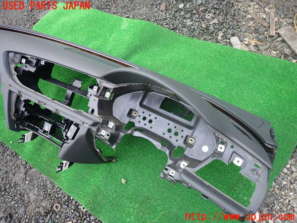 1UPJ-22127505]アウディ・A7 スポーツバック(4GCYPC)ダッシュボード 中古_m0002.jpg