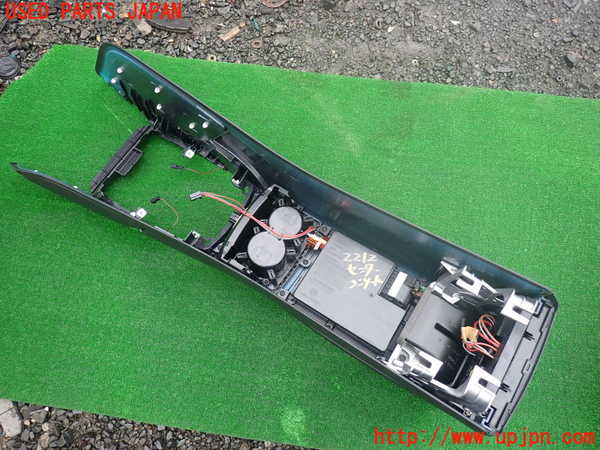 1UPJ-22127540]アウディ・A7 スポーツバック(4GCYPC)センターコンソール 中古_m0004.jpg
