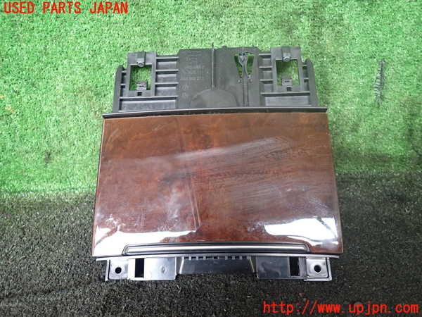 1UPJ-22127841]アウディ・A7 スポーツバック(4GCYPC)小物入れ1 中古_m0001.jpg
