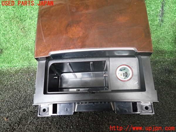 1UPJ-22127841]アウディ・A7 スポーツバック(4GCYPC)小物入れ1 中古_m0003.jpg