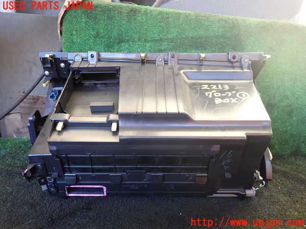 1UPJ-22137516]レクサス・LS600h(UVF45)グローブボックス1 中古_m0003.jpg