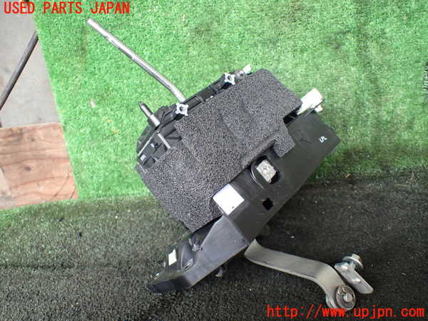 1UPJ-22137555]レクサス・LS600h(UVF45)ATシフトレバー 中古_m0002.jpg
