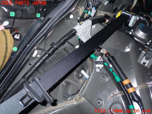 1UPJ-22137155]レクサス・LS600h(UVF45)右2列目シートベルト 中古_m0001.jpg