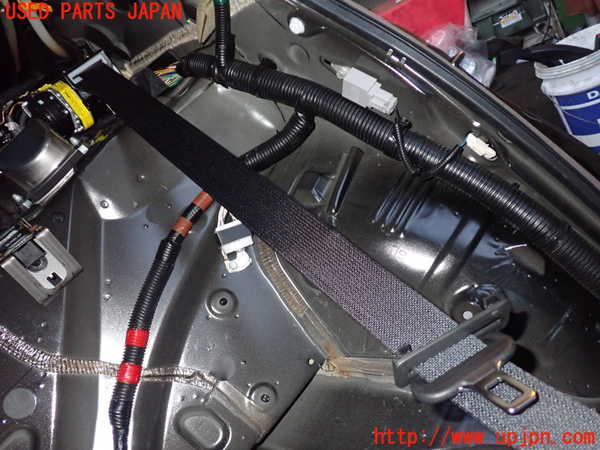 1UPJ-22137185]レクサス・LS600h(UVF45)左2列目シートベルト 中古_m0001.jpg