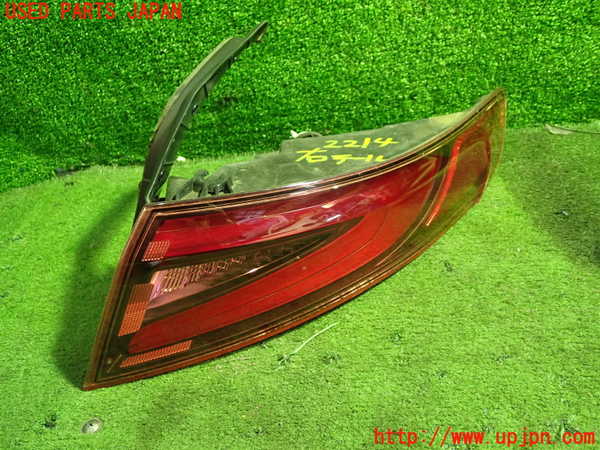 5UPJ-22141530]アルファロメオ・ジュリア(95220)右テールランプ 中古_m0001.jpg