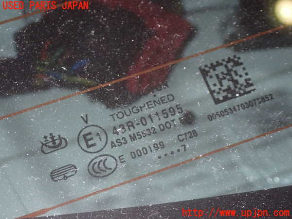 5UPJ-22141560]アルファロメオ・ジュリア(95220)リアガラス 43R-011595 中古_m0002.jpg