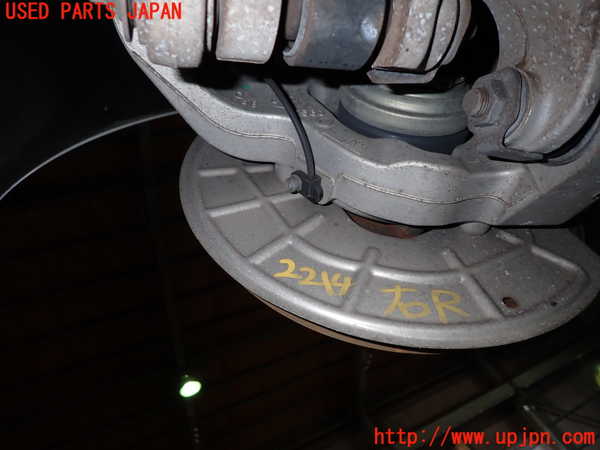5UPJ-22144300]アルファロメオ・ジュリア(95220)右リアナックルハブ 中古_m0002.jpg