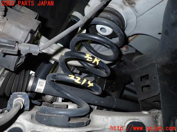 5UPJ-22145105]アルファロメオ・ジュリア(95220)左リアスプリング 中古_m0001.jpg