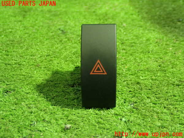 5UPJ-22146290]アルファロメオ・ジュリア(95220)ハザードスイッチ 中古_m0001.jpg