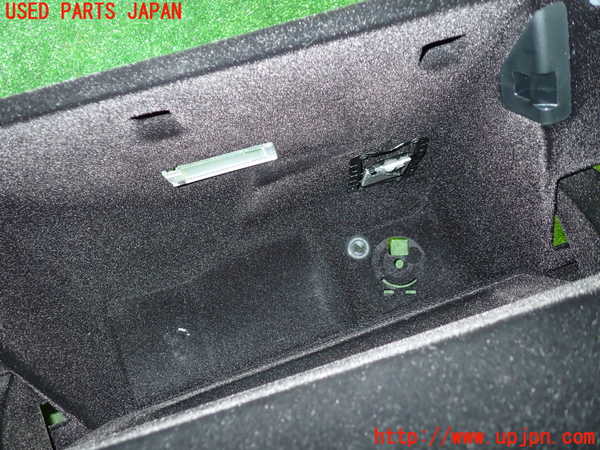 5UPJ-22147516]アルファロメオ・ジュリア(95220)グローブボックス1 中古_m0005.jpg